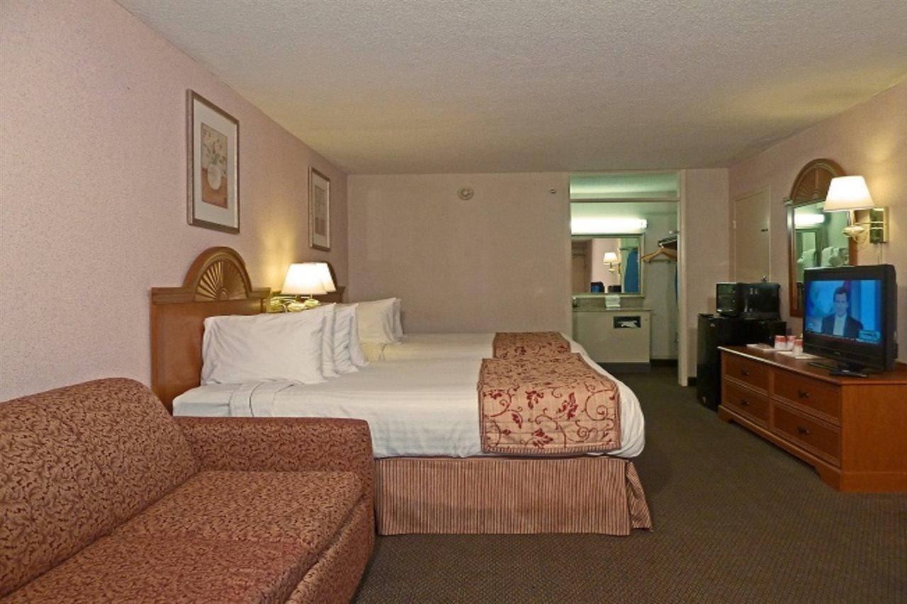 Ramada By Wyndham Asheville / Biltmore West 외부 사진