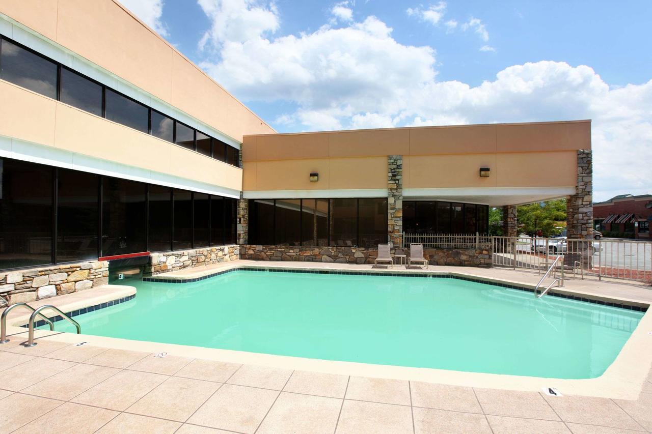 Ramada By Wyndham Asheville / Biltmore West 시설 사진