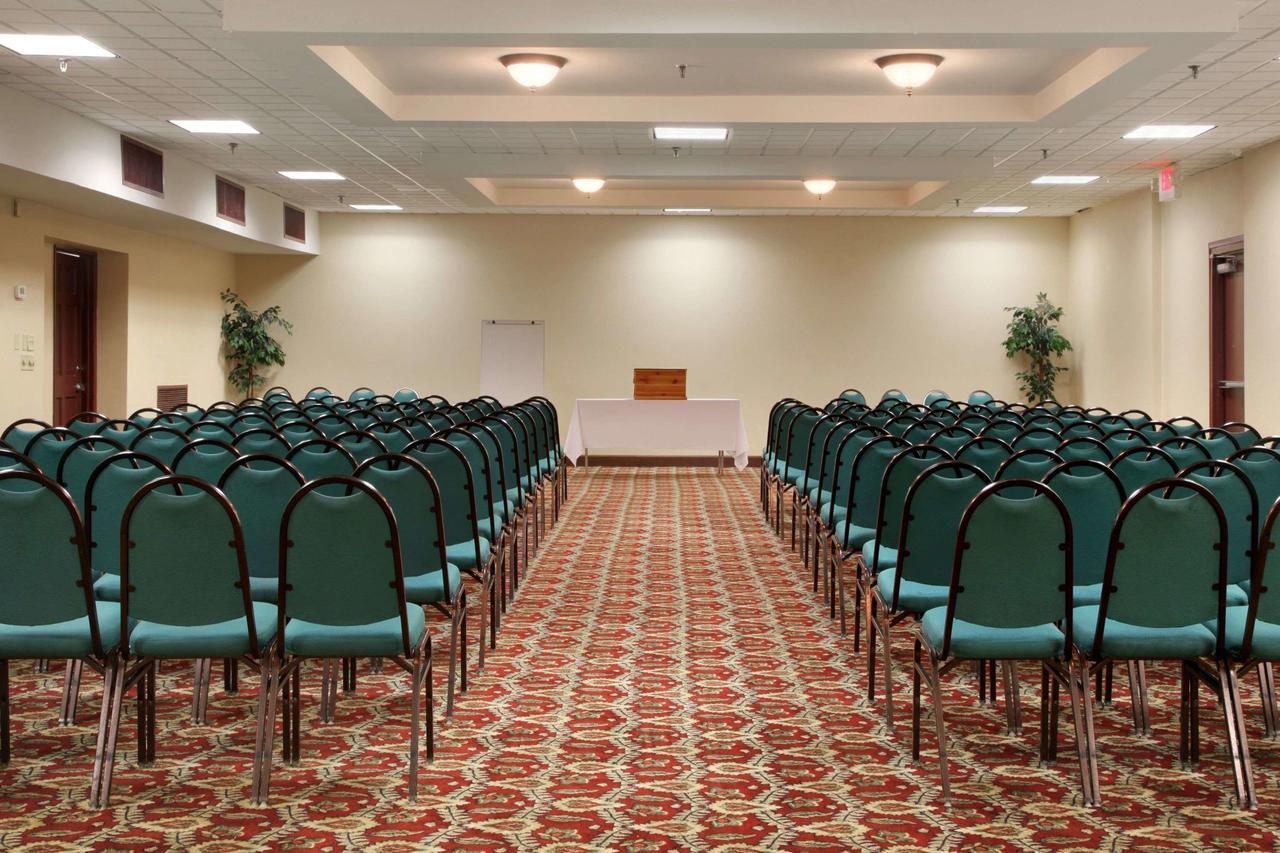 Ramada By Wyndham Asheville / Biltmore West 시설 사진